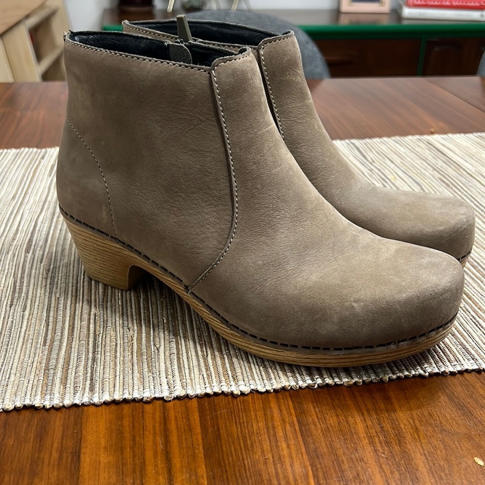 Dansko Booties / 39